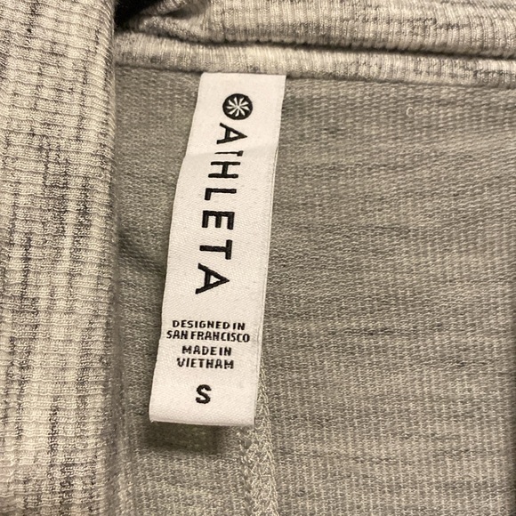 LIKE NEW! Athleta women’s cardigan - Picture 2 of 4
